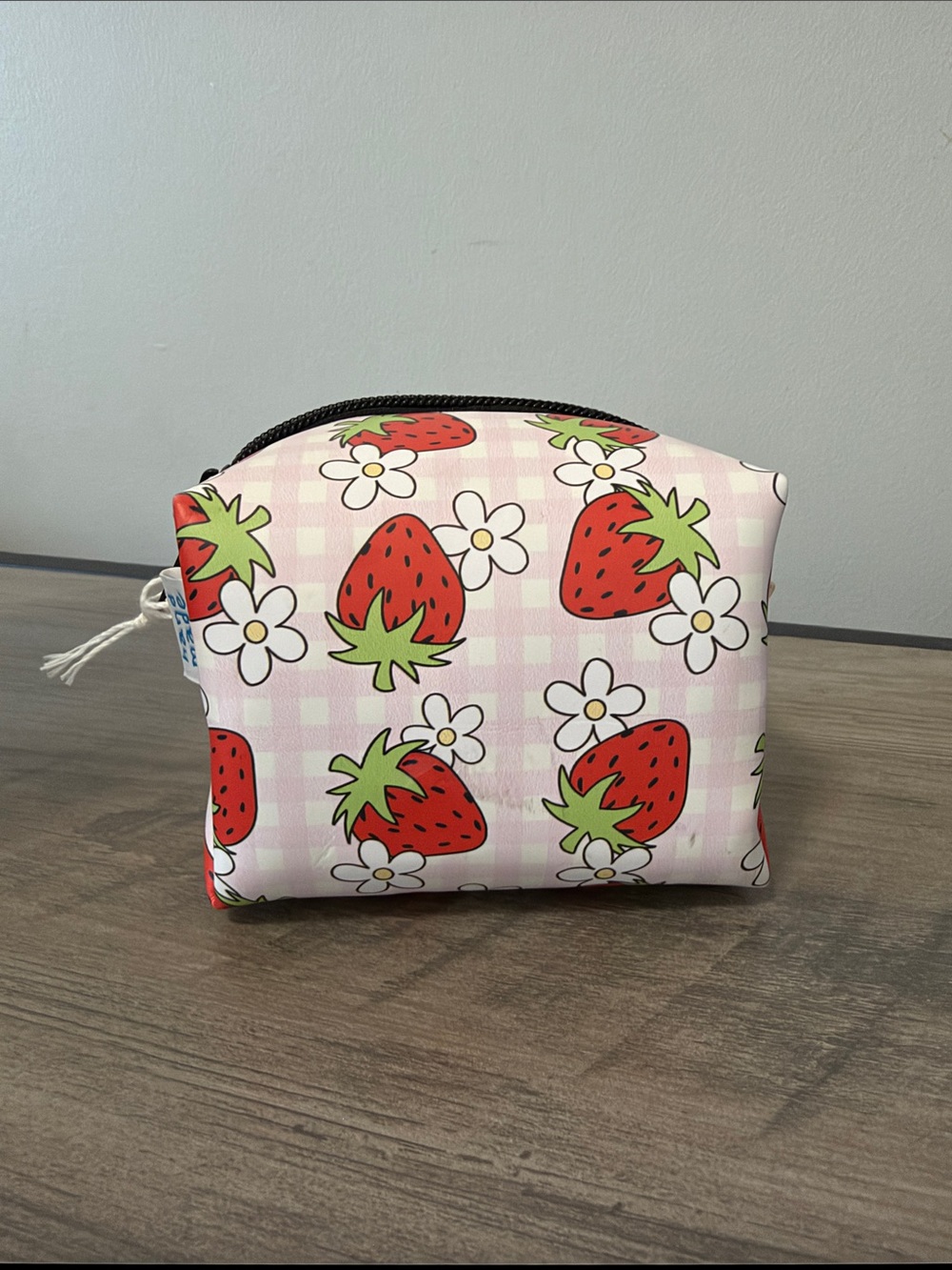 New Strawberry Print Zipper Pouch - Pink
